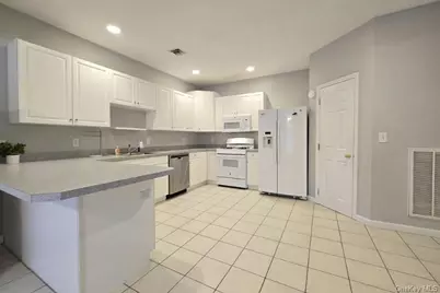 19 Sunflower Ridge Road, South Setauket, NY 11720 - Photo 7