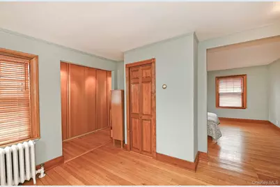 198 Warner Avenue, Roslyn Heights, NY 11577 - Photo 27