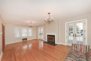 198 Warner Ave, Roslyn Heights, NY 11577 - Photo 11