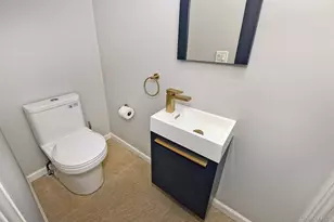 198 Warner Ave, Roslyn Heights, NY 11577 - Photo 21