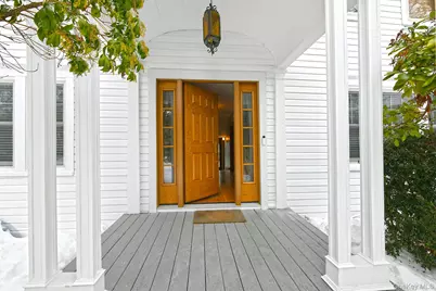 198 Warner Avenue, Roslyn Heights, NY 11577 - Photo 7