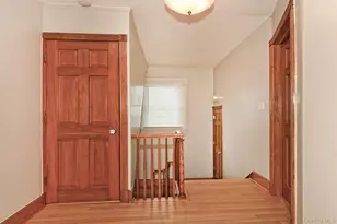 198 Warner Ave, Roslyn Heights, NY 11577 - Photo 23