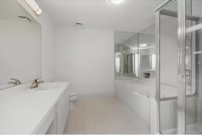 99 S Park Avenue #314, Rockville Centre, NY 11570 - Photo 17