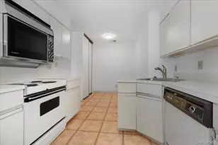 99 S Park Ave, Rockville Centre, NY 11570 - Photo 5