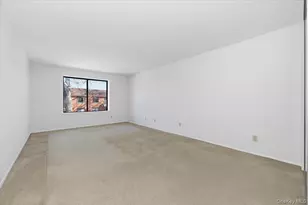 99 S Park Ave, Rockville Centre, NY 11570 - Photo 9