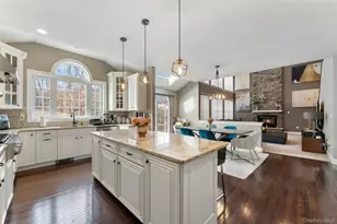 108 Boxwood Cir, Hopewell Junction, NY 12533 - Photo 11