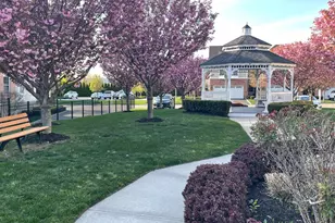 568 Pacing Way, Westbury, NY 11590 - Photo 33