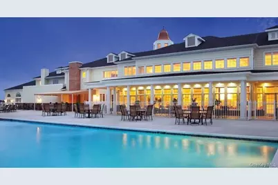 568 Pacing Way #568, Westbury, NY 11590 - Photo 19