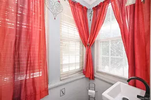 219 Floral Blvd, Floral Park, NY 11001 - Photo 13