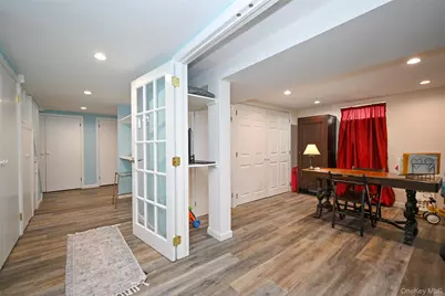 219 Floral Boulevard, Floral Park, NY 11001 - Photo 19