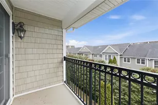 428 Trotting Ln, Westbury, NY 11590 - Photo 31