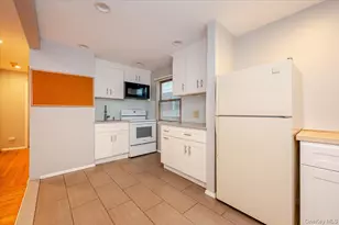 150 Park Ave, Hicksville, NY 11801 - Photo 9