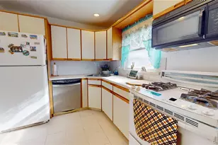 2718 Anthony Ave, Bellmore, NY 11710 - Photo 7