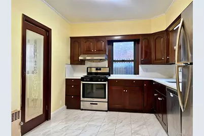 47-05 Utopia Parkway, Flushing, NY 11358 - Photo 7