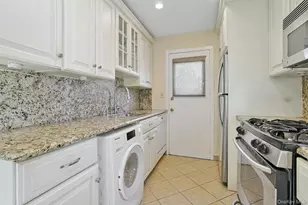 32 Lambert Ln, New Rochelle, NY 10804 - Photo 11