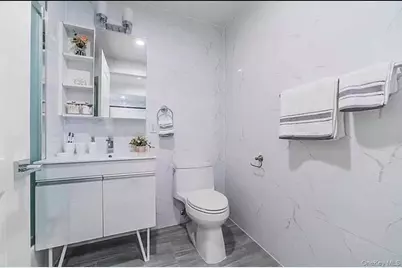 144-25 Sanford Avenue #4L, Flushing, NY 11355 - Photo 3