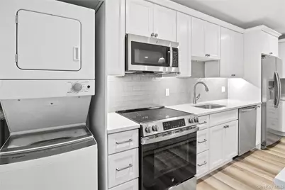 71 W Main Street #2B, Oyster Bay, NY 11771 - Photo 3