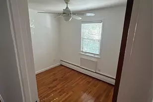 60-46 69th Pl, Maspeth, NY 11378 - Photo 17