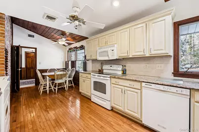 11 Lodge Lane, Port Jefferson, NY 11777 - Photo 19