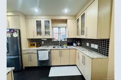 186-22 Avon Road, Jamaica, NY 11432 - Photo 9