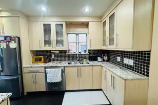 186-22 Avon Rd, Jamaica, NY 11432 - Photo 9