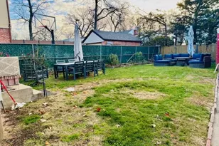 186-22 Avon Rd, Jamaica, NY 11432 - Photo 23