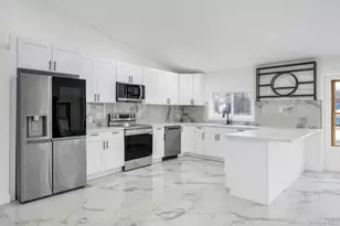 73 Maple Ave, Shirley, NY 11967 - Photo 11