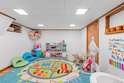 42 Driving Park Avenue, Lynbrook, NY 11563 - Photo 19