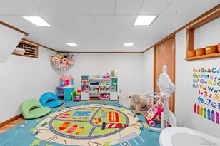 42 Driving Park Ave, Lynbrook, NY 11563 - Photo 19