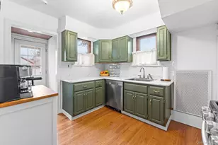 42 Driving Park Ave, Lynbrook, NY 11563 - Photo 9