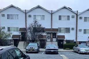 7 Dune Ct, Bronx, NY 10473 - Photo 1