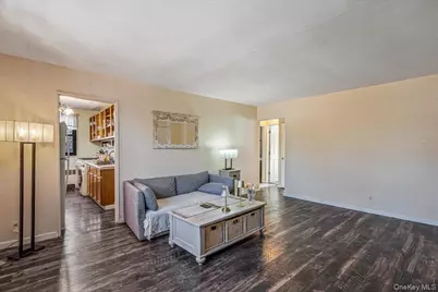 242-68 Horace Harding Expressway #upper, Douglaston, NY 11362 - Photo 5