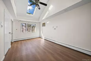 130 Gordon Pl, Freeport, NY 11520 - Photo 9