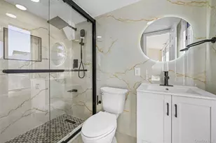 130 Gordon Pl, Freeport, NY 11520 - Photo 5