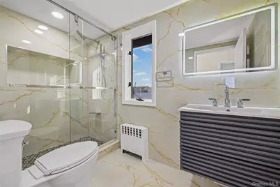 130 Gordon Place, Freeport, NY 11520 - Photo 11