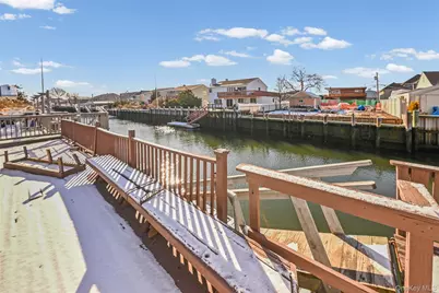 130 Gordon Place, Freeport, NY 11520 - Photo 21