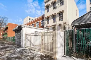 877 Hornaday Pl, Bronx, NY 10460 - Photo 3