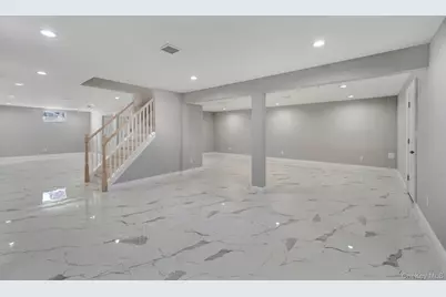 2105 Hoffman Avenue, Elmont, NY 11003 - Photo 45