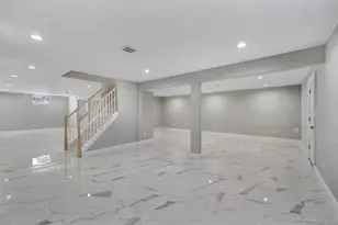 2105 Hoffman Ave, Elmont, NY 11003 - Photo 45