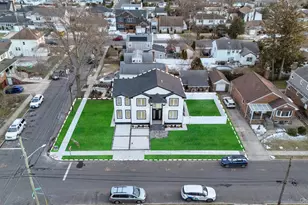 2105 Hoffman Ave, Elmont, NY 11003 - Photo 7