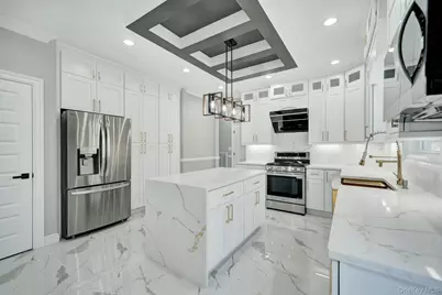 2105 Hoffman Avenue, Elmont, NY 11003 - Photo 23