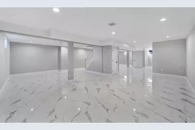 2105 Hoffman Avenue, Elmont, NY 11003 - Photo 43