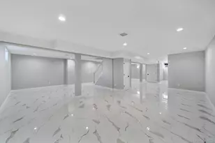 2105 Hoffman Ave, Elmont, NY 11003 - Photo 43