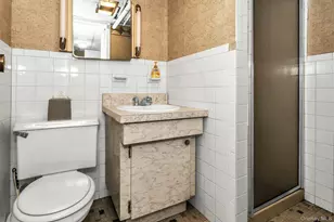 562 Arcadian Ave, Valley Stream, NY 11580 - Photo 27