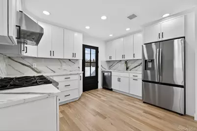 92 Kings Walk, Massapequa Park, NY 11762 - Photo 11