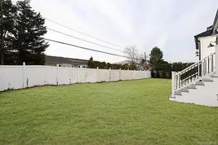 92 Kings Walk, Massapequa Park, NY 11762 - Photo 31