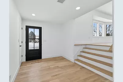 92 Kings Walk, Massapequa Park, NY 11762 - Photo 5