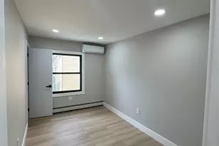 115-16 199th St, Saint Albans, NY 11412 - Photo 15