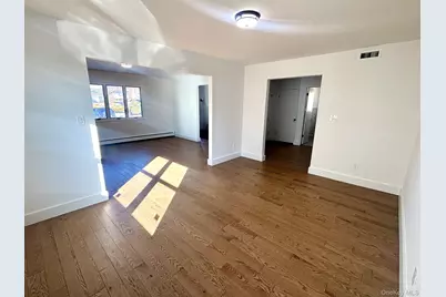 225 Cleveland Avenue, Mineola, NY 11501 - Photo 5