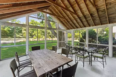 695 Main Street, Westhampton Beach, NY 11978 - Photo 15